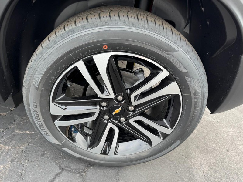 Chevrolet TrailBlazer Vehicle Image 06
