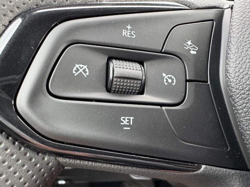 Chevrolet TrailBlazer Vehicle Image 09