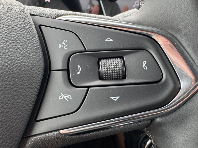 Chevrolet TrailBlazer Vehicle Image 10