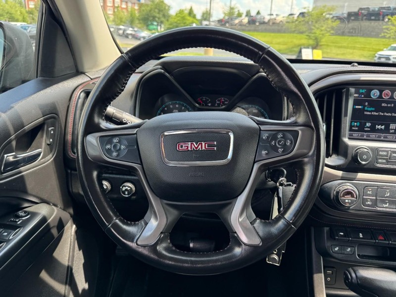 GMC Canyon Vehicle Image 12