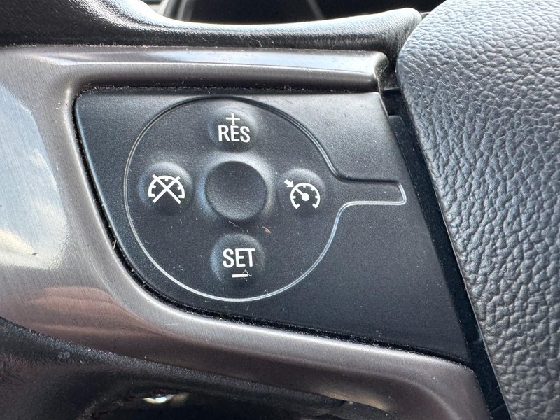 GMC Canyon Vehicle Image 17