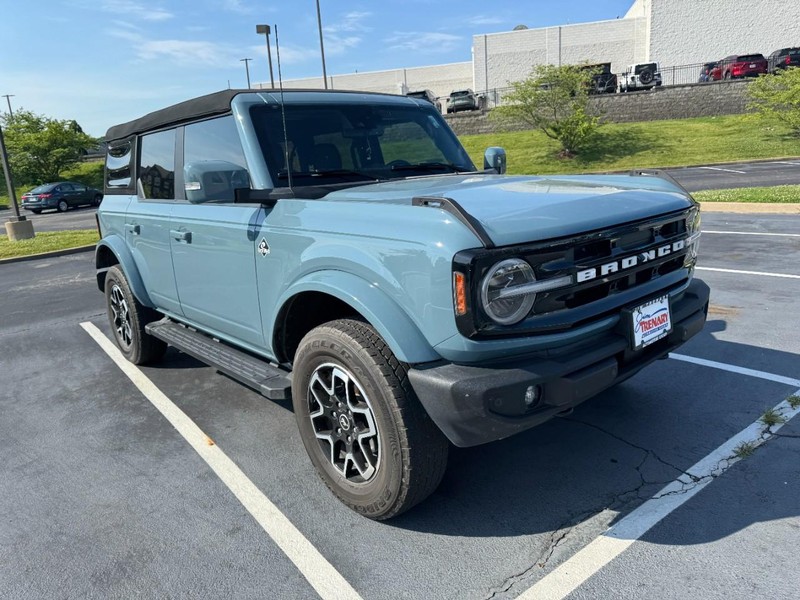 Ford Bronco Vehicle Image 03