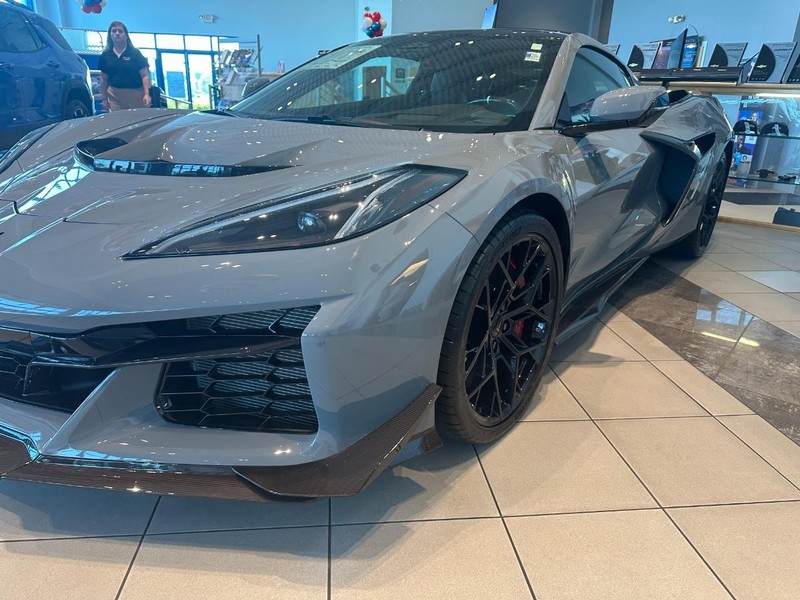 Chevrolet Corvette Vehicle Image 10