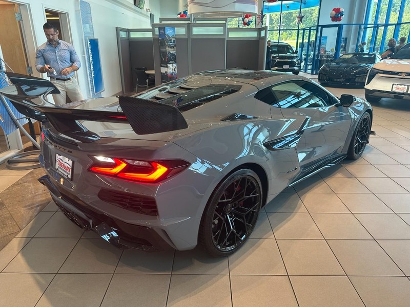 Chevrolet Corvette Vehicle Image 19