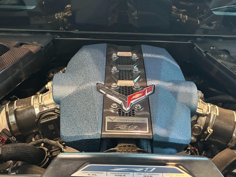 Chevrolet Corvette Vehicle Image 20