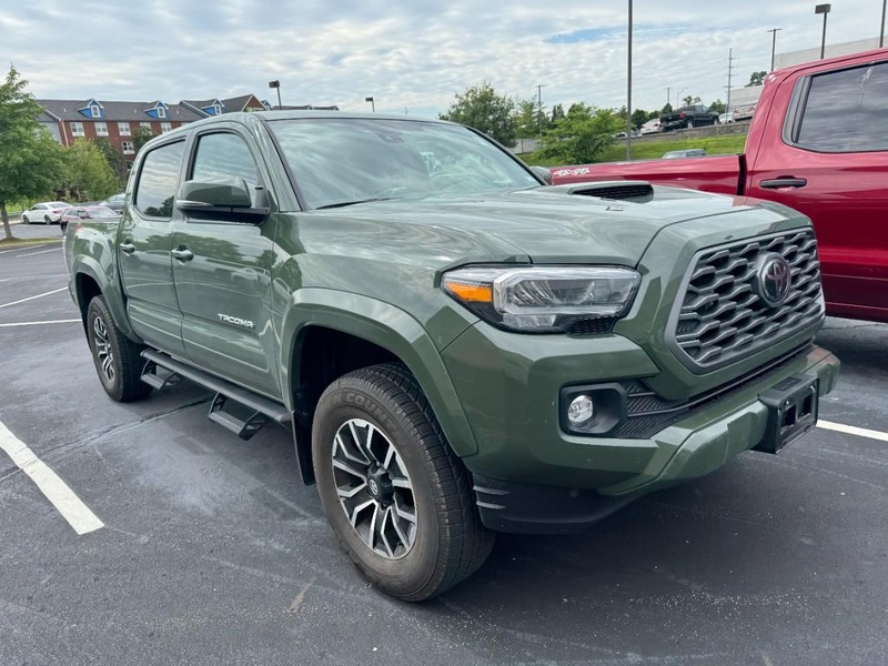 Toyota Tacoma 4WD Vehicle Image 04