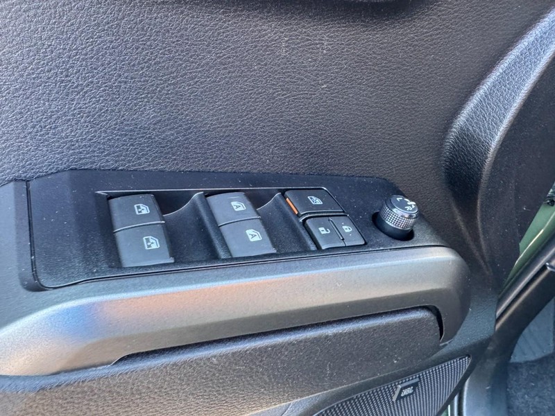 Toyota Tacoma 4WD Vehicle Image 16