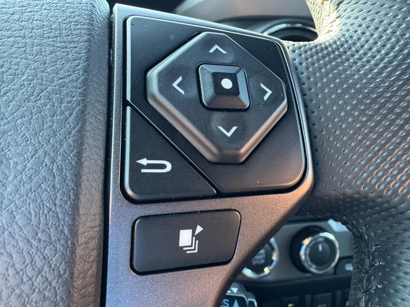 Toyota Tacoma 4WD Vehicle Image 18