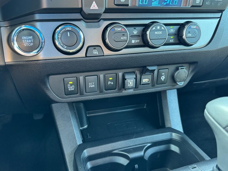 Toyota Tacoma 4WD Vehicle Image 19