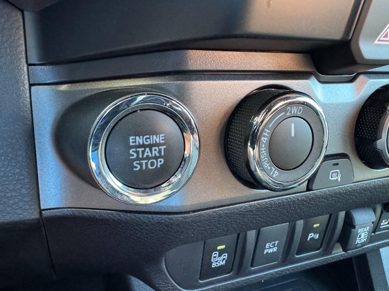 Toyota Tacoma 4WD Vehicle Image 23