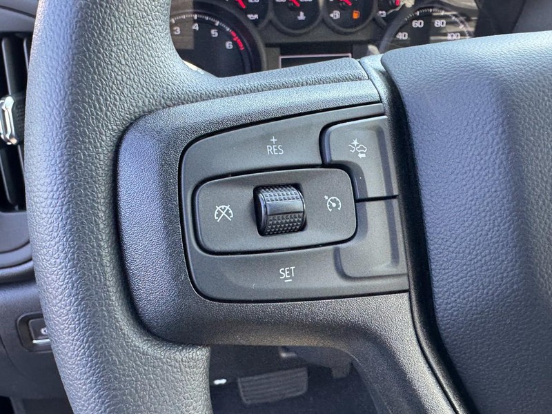 Chevrolet Silverado 1500 Vehicle Image 12