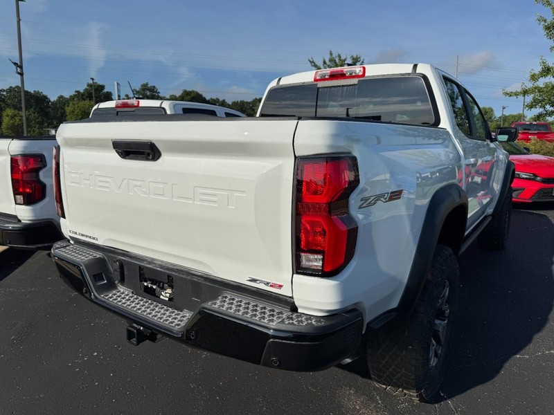 Chevrolet Colorado Vehicle Image 03