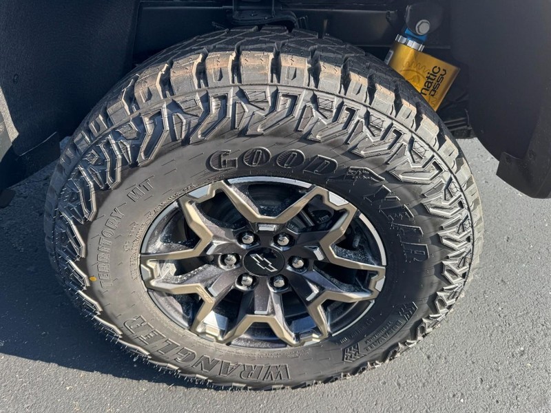 Chevrolet Colorado Vehicle Image 05
