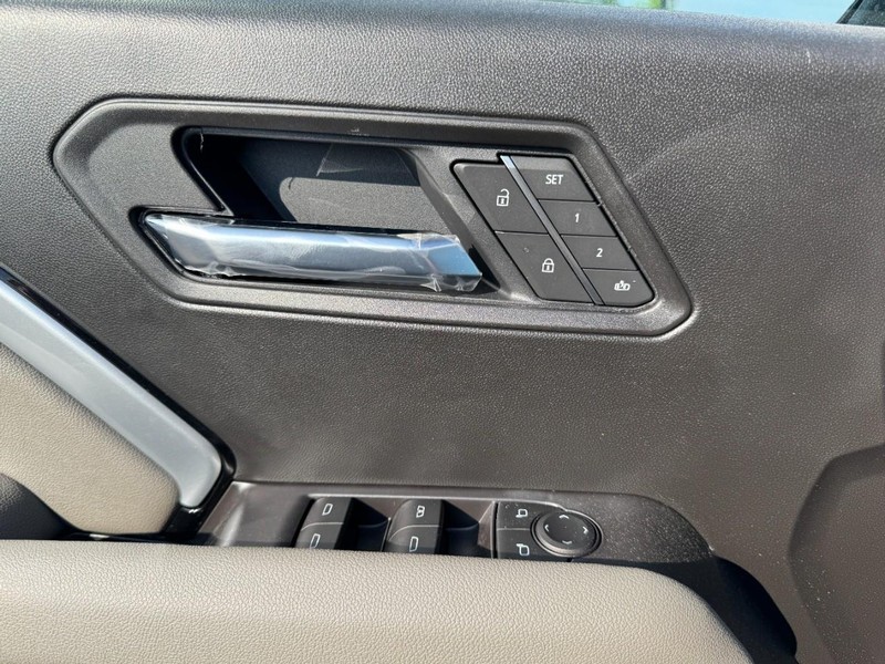 Chevrolet Colorado Vehicle Image 09