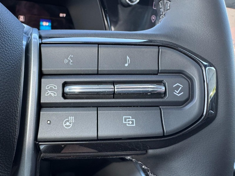 Chevrolet Colorado Vehicle Image 11