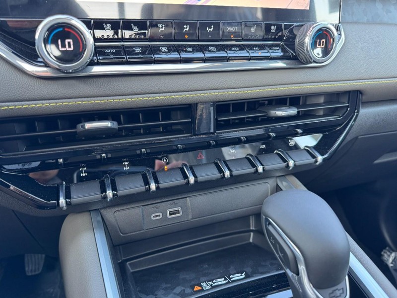 Chevrolet Colorado Vehicle Image 12