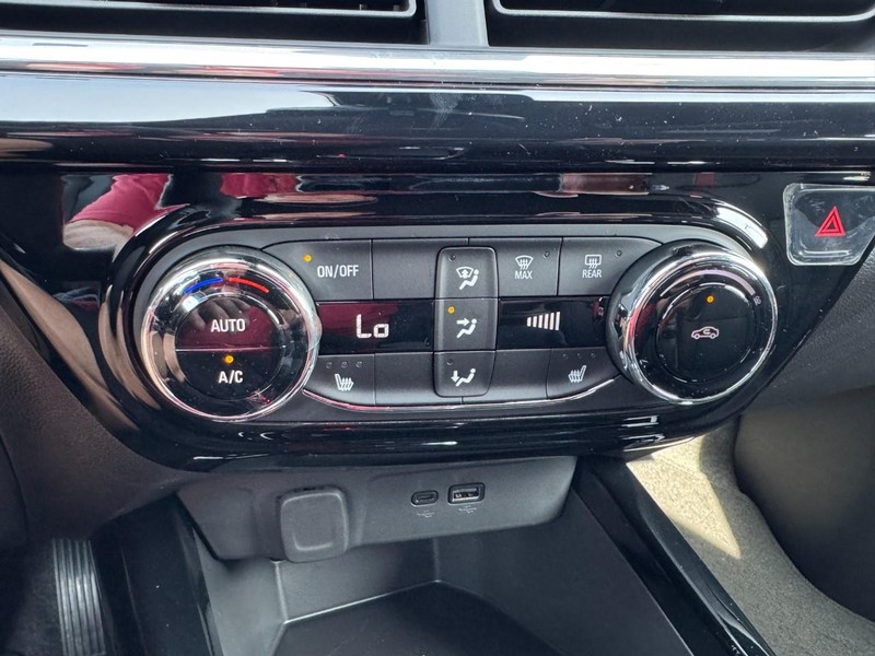 Chevrolet Trax Vehicle Image 13
