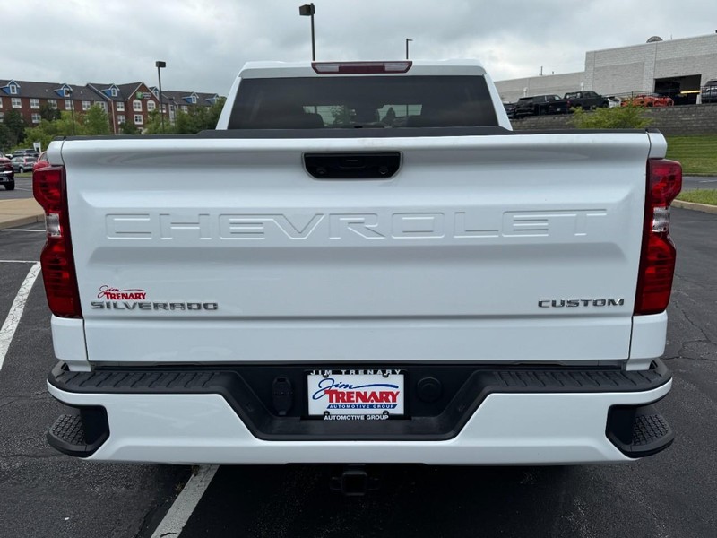 Chevrolet Silverado 1500 Vehicle Image 04