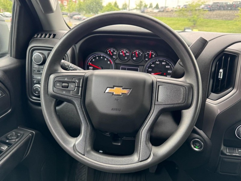 Chevrolet Silverado 1500 Vehicle Image 12