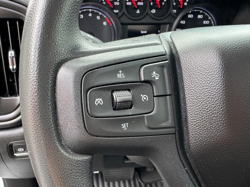 Chevrolet Silverado 1500 Vehicle Image 17
