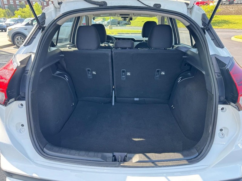 Nissan Kicks Vehicle Image 06