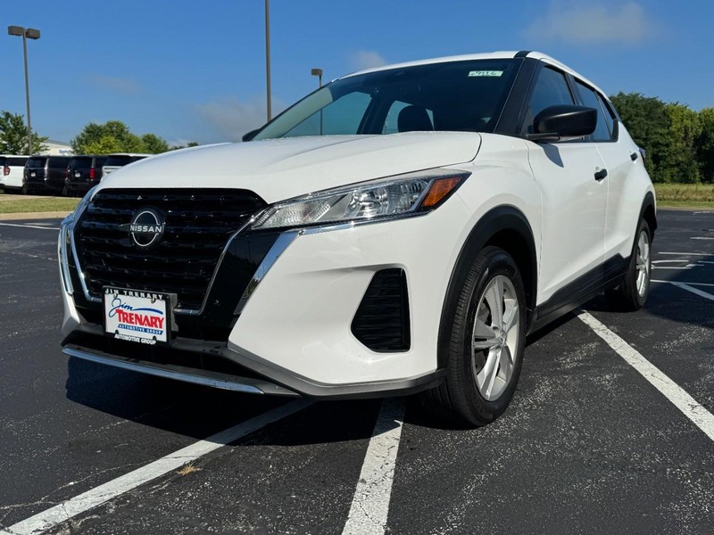 Nissan Kicks Vehicle Image 08