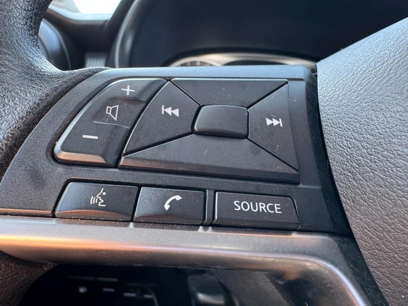 Nissan Kicks Vehicle Image 16