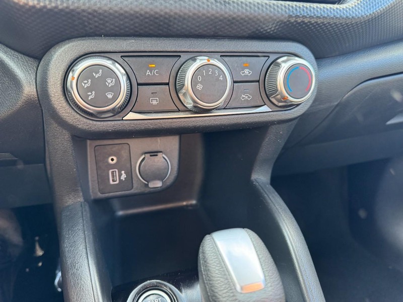 Nissan Kicks Vehicle Image 18
