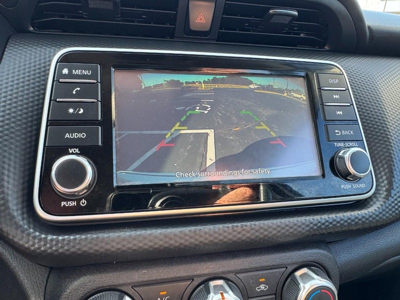 Nissan Kicks Vehicle Image 20