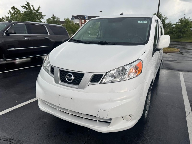 Nissan NV200 Compact Cargo Vehicle Image 02