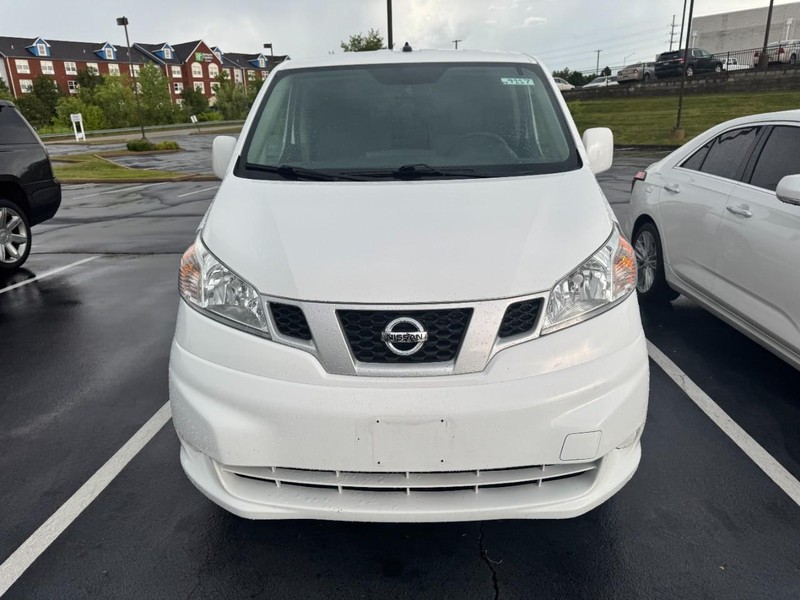 Nissan NV200 Compact Cargo Vehicle Image 03