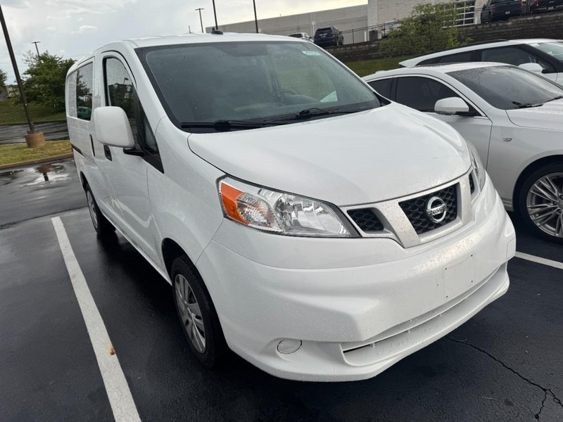 Nissan NV200 Compact Cargo Vehicle Image 04