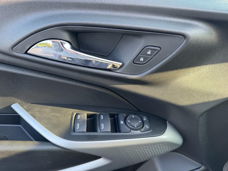 Chevrolet Trax Vehicle Image 10