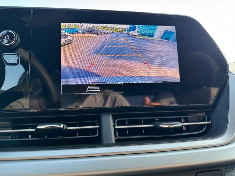 Chevrolet Trax Vehicle Image 15