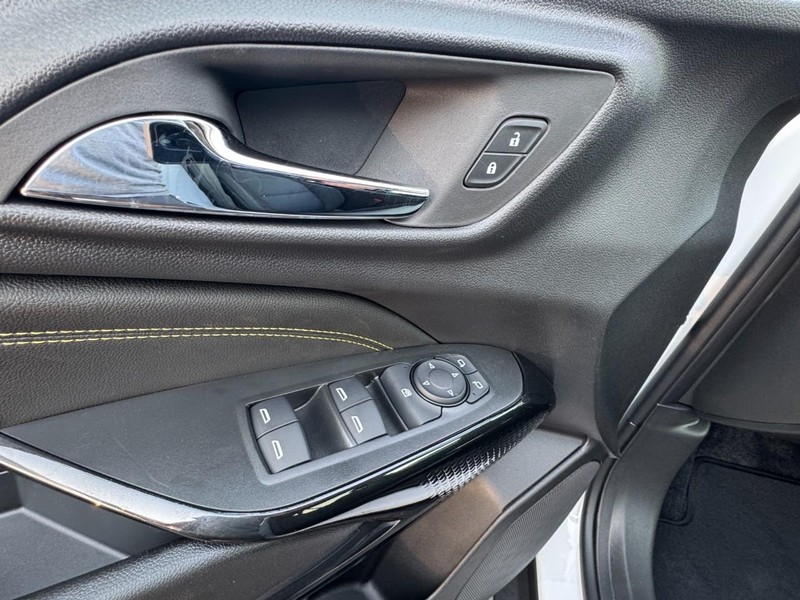 Chevrolet Trax Vehicle Image 08