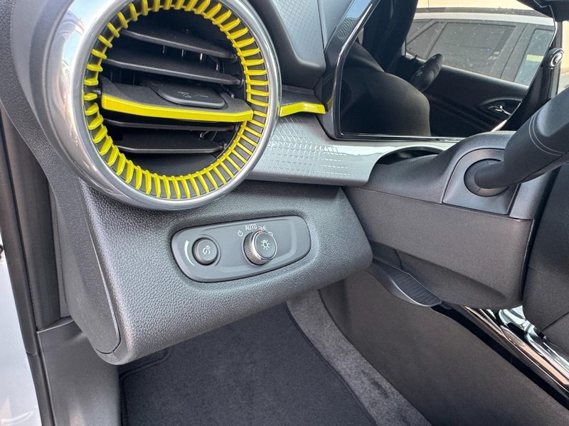 Chevrolet Trax Vehicle Image 09