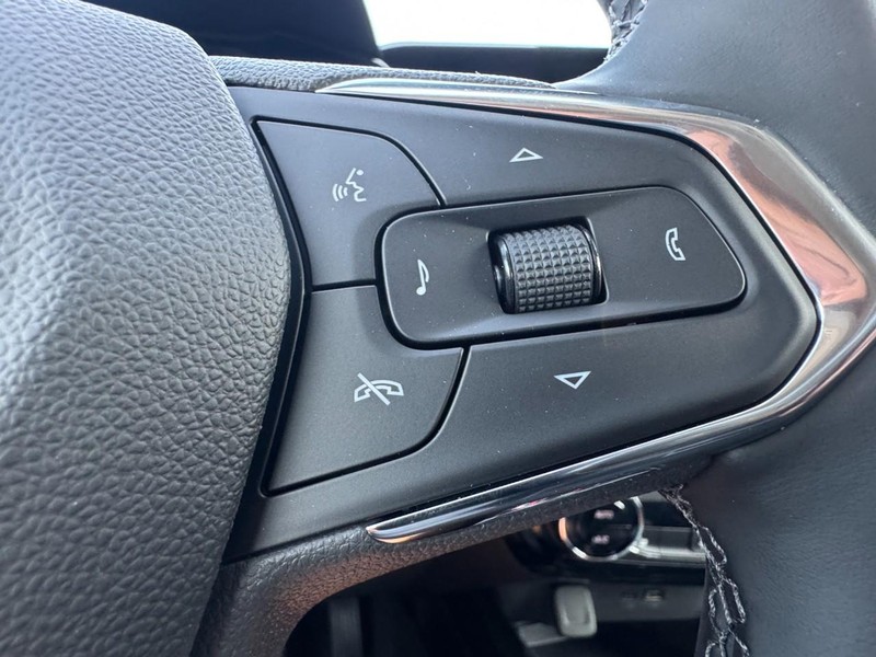 Chevrolet Trax Vehicle Image 11