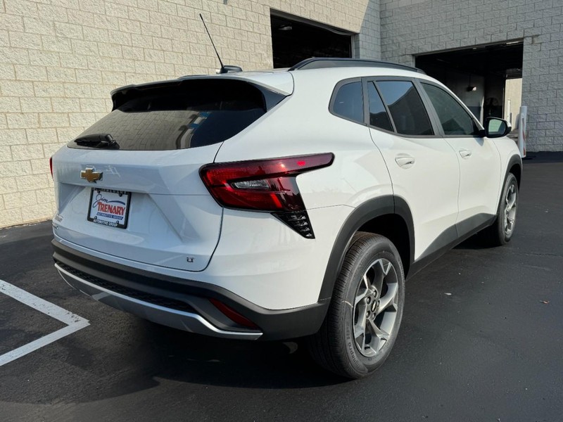Chevrolet Trax Vehicle Image 03