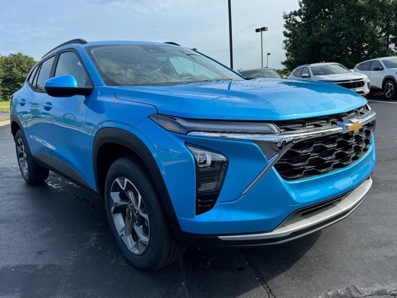 Chevrolet Trax Vehicle Image 02