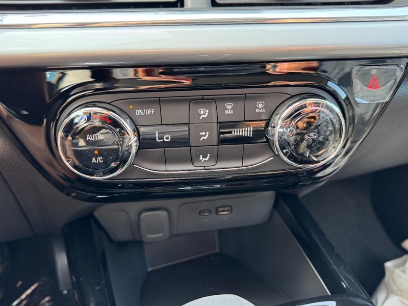 Chevrolet Trax Vehicle Image 11