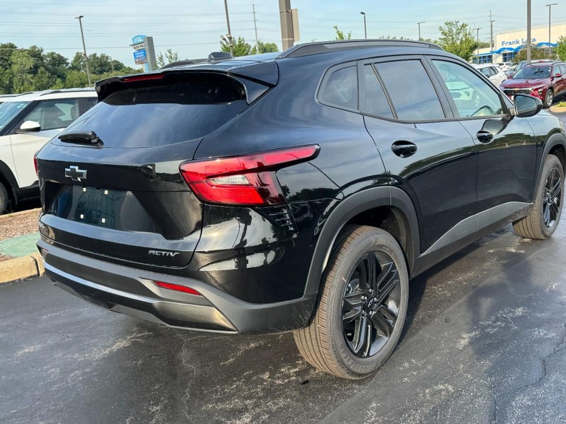 Chevrolet Trax Vehicle Image 03