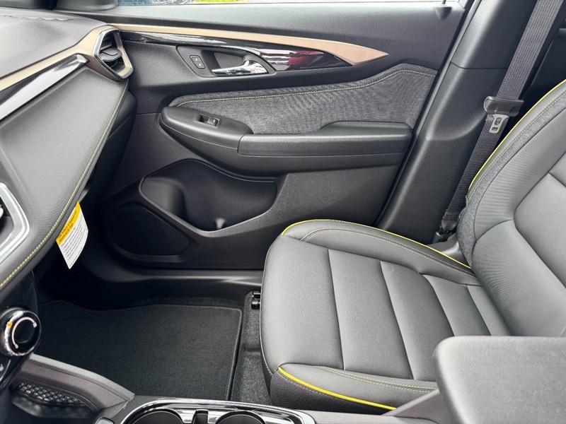 Chevrolet TrailBlazer Vehicle Image 08