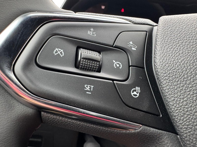 Chevrolet TrailBlazer Vehicle Image 11