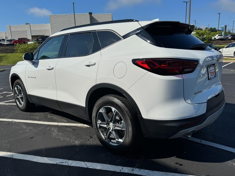 Chevrolet Blazer Vehicle Image 06
