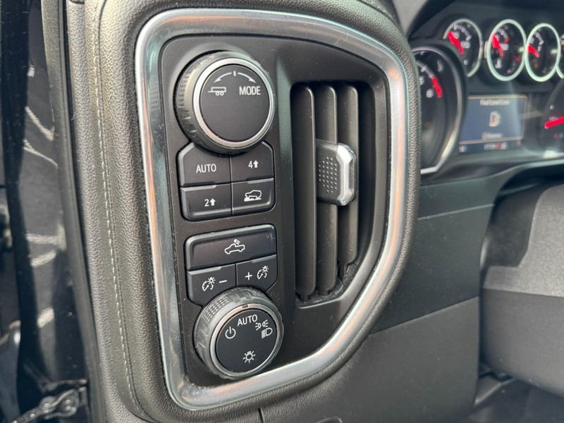 Chevrolet Silverado 1500 LTD Vehicle Image 16