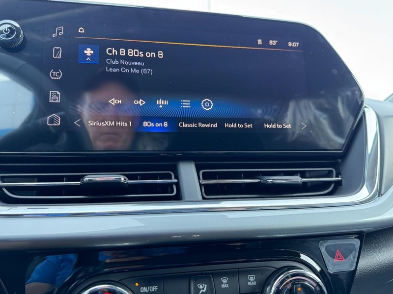 Chevrolet Trax Vehicle Image 11