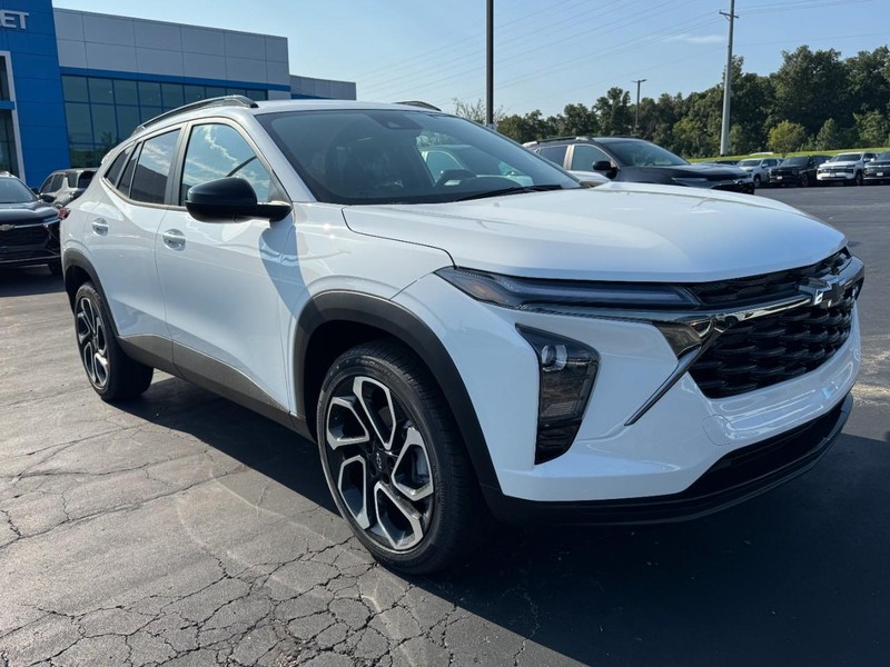 Chevrolet Trax Vehicle Image 02