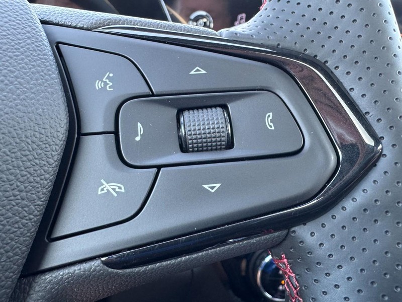 Chevrolet Trax Vehicle Image 11