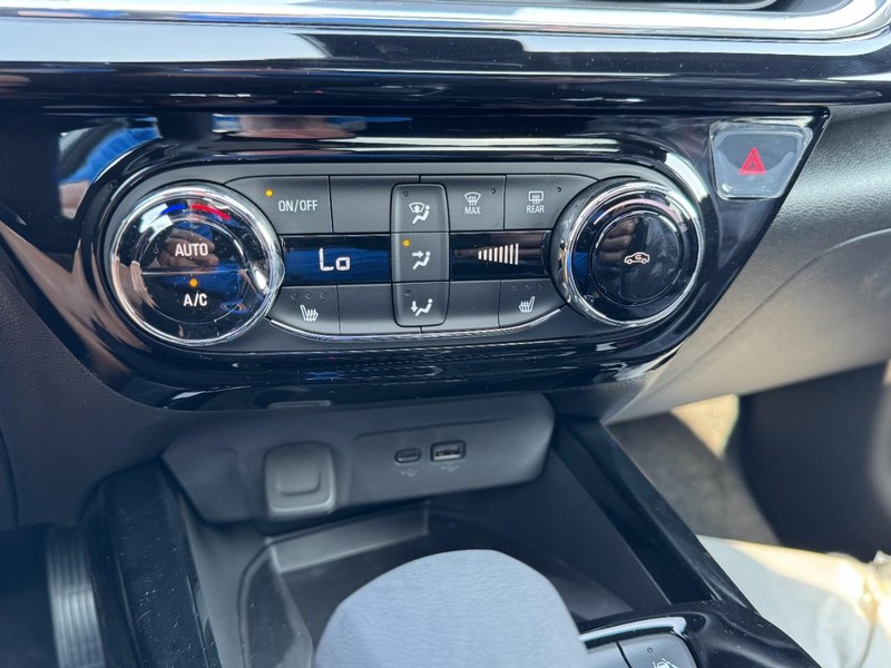 Chevrolet Trax Vehicle Image 12