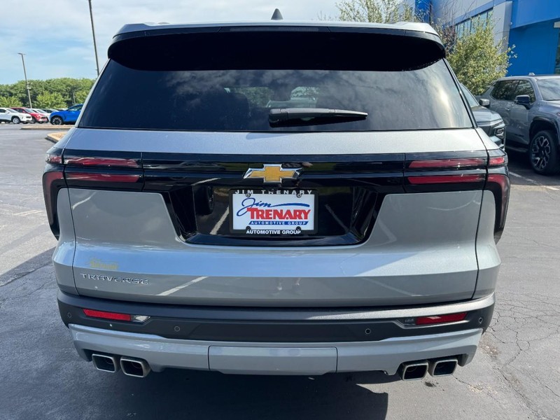 Chevrolet Traverse Vehicle Image 04